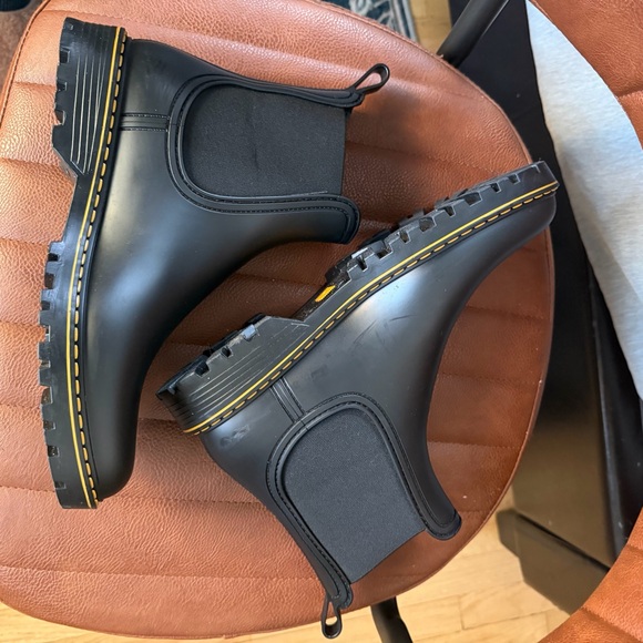 Igor Black Chelsea Rain Boots with Yellow Stitching - Picture 4 of 6